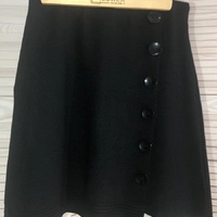 LUREX Ассиметричная трикотажная юбка с пуговицами и белой полоской - черный цвет, S